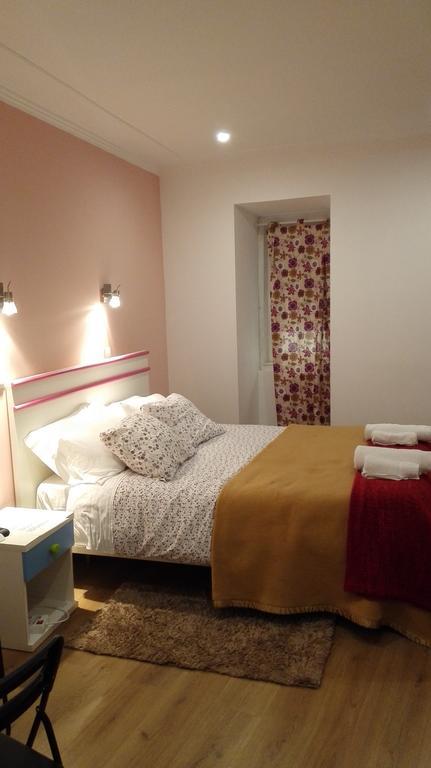 Martim Moniz 28 Guest House Lisboa Rom bilde